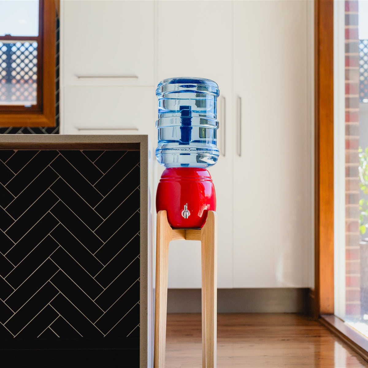 Premium Ceramic Dispenser – “Wonder Well - Sara” (Dispenser + 3 bottles)